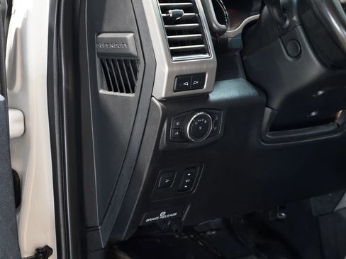 Used 2020 Ford F350 Platinum w/ FX4 Off-Road Package image 32