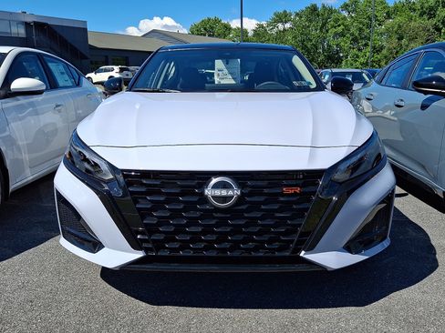 New 2026 Nissan Altima 2.5 SR w/ SR Premium Package AWD/4WD image 2
