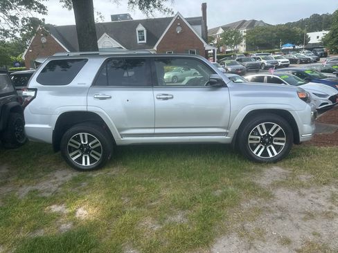 Used 2016 Toyota 4Runner Limited AWD/4WD image 8