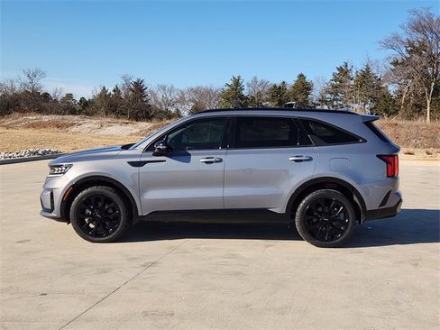 Used 2022 Kia Sorento SX image 5