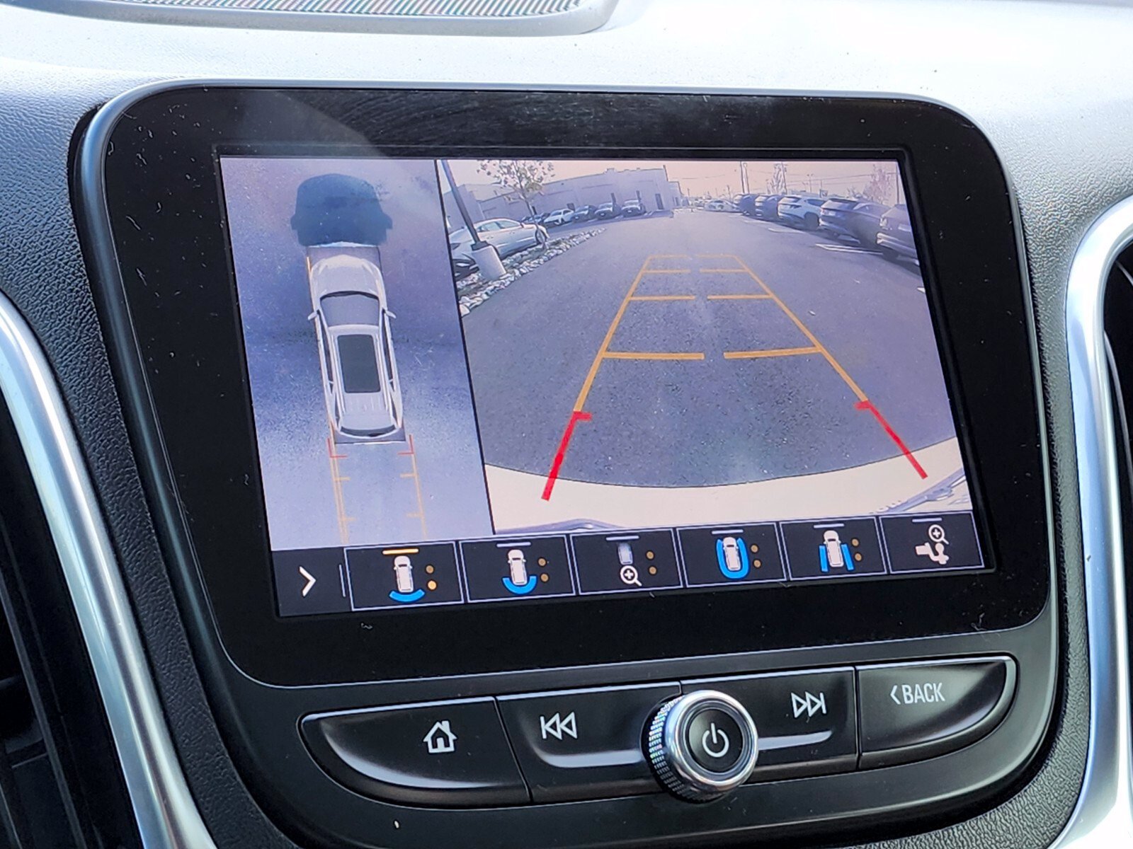 Used 2021 Chevrolet Equinox Premier FWD image 22