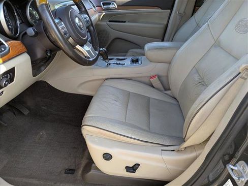 Used 2011 Jeep Grand Cherokee Overland image 16