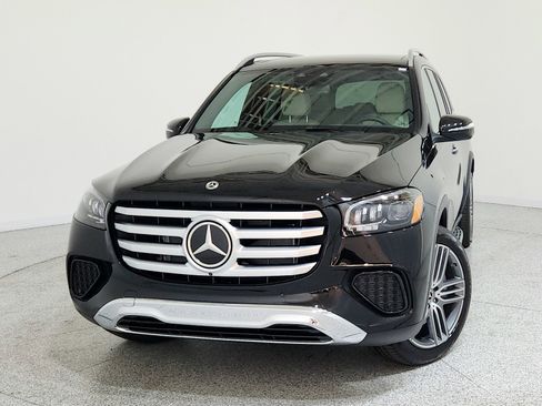 New 2026 Mercedes-Benz GLS 450 4MATIC image 2