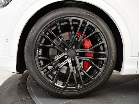 New 2026 Audi SQ8 Prestige image 12