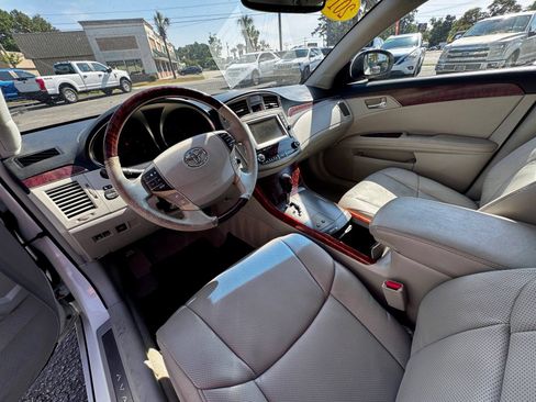 Used 2011 Toyota Avalon Limited FWD image 9