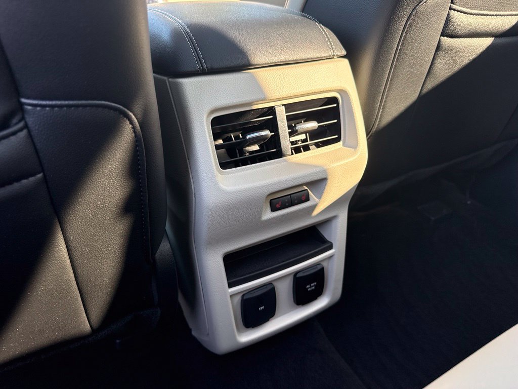 Used 2020 Ford Edge Titanium w/ Equipment Group 301A AWD/4WD image 32