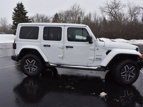 Certified 2024 Jeep Wrangler Sahara w/ Technology Group image 4
