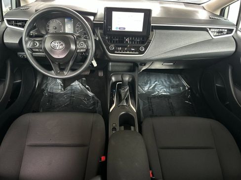 Used 2025 Toyota Corolla LE FWD image 12