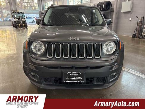 Used 2016 Jeep Renegade Latitude image 2