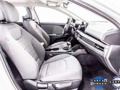 Used 2025 Kia K4 EX image 30