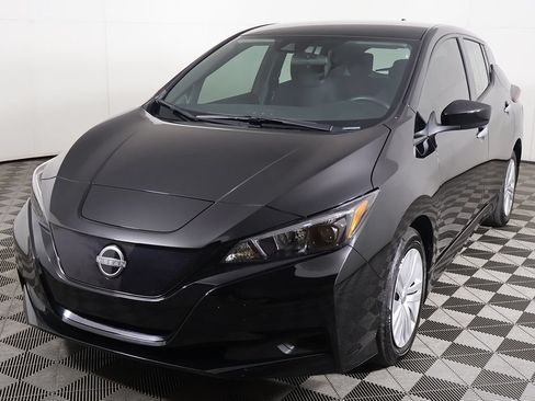 Used 2023 Nissan Leaf S FWD image 5
