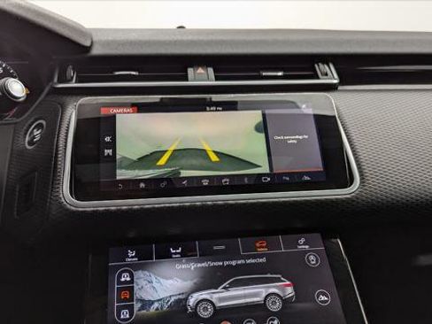 Used 2018 Land Rover Range Rover Velar R-Dynamic SE image 29