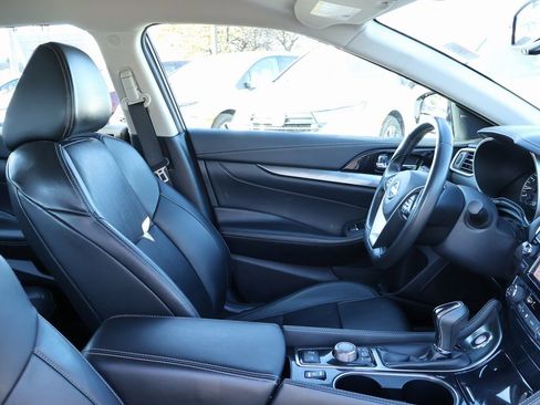 Used 2023 Nissan Maxima SV w/ Floor Mat Group image 8