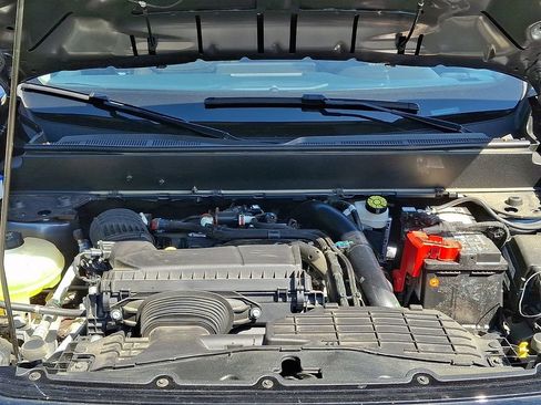 Used 2025 Ford Maverick Lobo AWD/4WD image 31