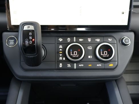 New 2026 Land Rover Defender 110 X-Dynamic SE image 16