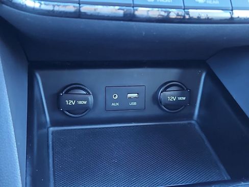 Used 2019 Hyundai Ioniq Base image 13