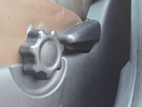 Certified 2016 Toyota Tacoma Limited image 29