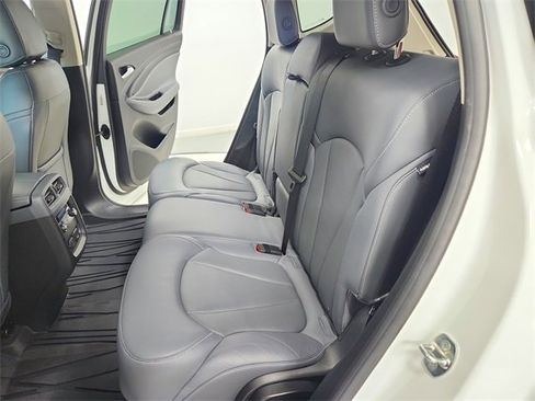 Used 2020 Buick Envision Essence image 36