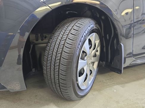 Used 2025 Toyota Corolla LE FWD image 31