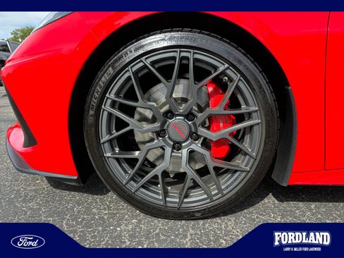 Used 2022 Chevrolet Corvette Stingray Coupe w/ Z51 Performance Package RWD image 24