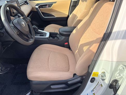 Used 2019 Toyota RAV4 XLE image 18