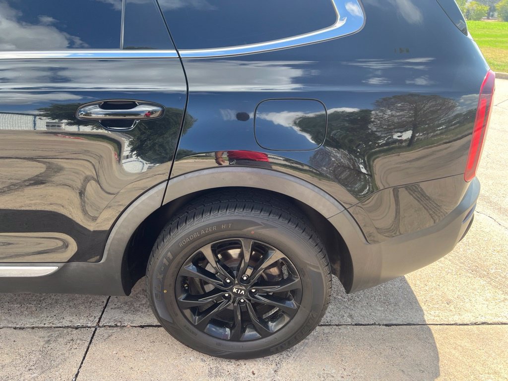 Used 2020 Kia Telluride LX FWD image 9