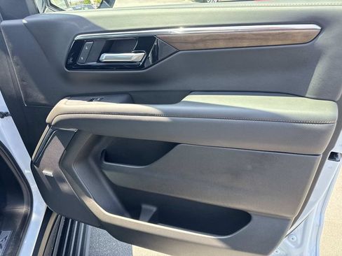 Used 2026 Chevrolet Tahoe High Country RWD image 28