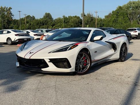 Used 2023 Chevrolet Corvette Stingray Premium Conv w/ Z51 Performance Package RWD image 3