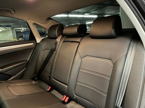 Used 2021 Volkswagen Passat 2.0T SE image 21