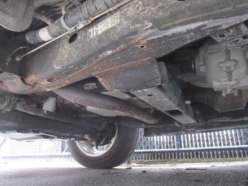 Used 2018 Chevrolet Suburban LT image 38