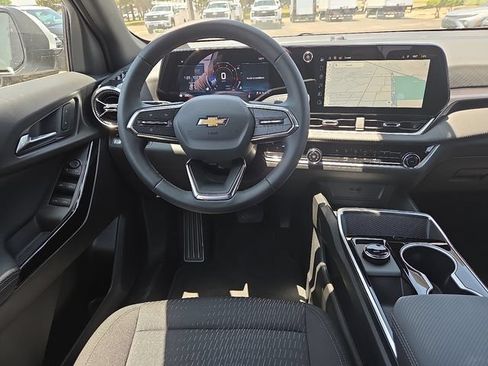 New 2026 Chevrolet Equinox LT w/ Safety and Technology Package FWD image 8