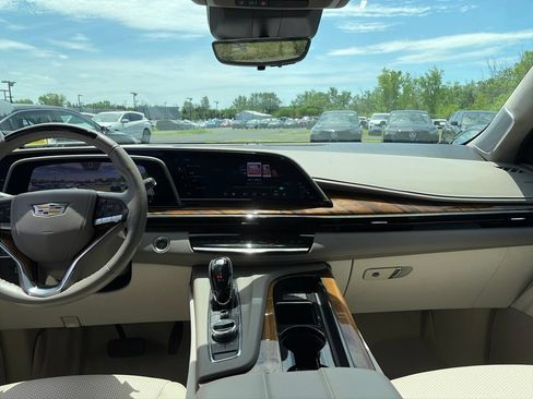 Used 2024 Cadillac Escalade Sport Platinum w/ LPO, ONYX Package AWD/4WD image 14