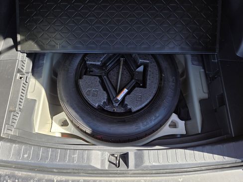 Used 2024 Toyota RAV4 LE image 25