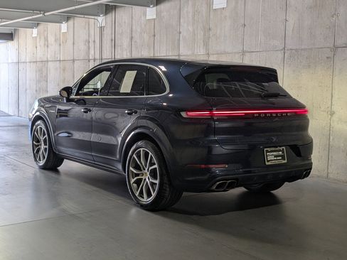 Certified 2024 Porsche Cayenne Turbo AWD/4WD image 3