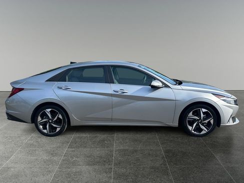 Used 2021 Hyundai Elantra Limited FWD image 8