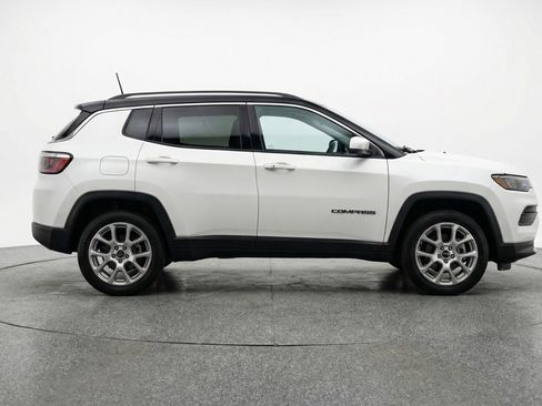 Used 2025 Jeep Compass Limited AWD/4WD image 11