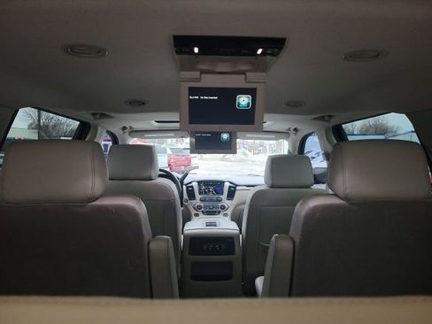 Used 2020 GMC Yukon XL Denali w/ Denali Premium Package image 6