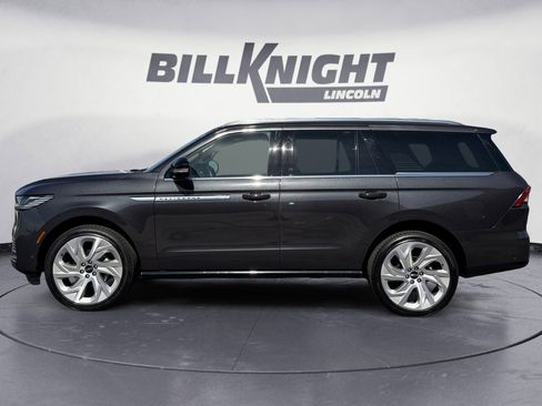 Certified 2025 Lincoln Navigator Reserve image 2