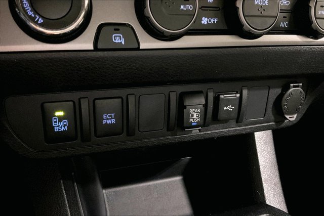 Certified 2022 Toyota Tacoma SR5 w/ Technology Package AWD/4WD image 33