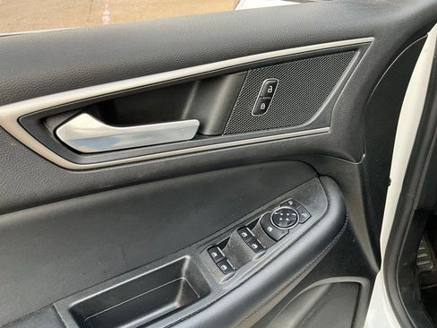 Used 2023 Ford Edge SEL image 18