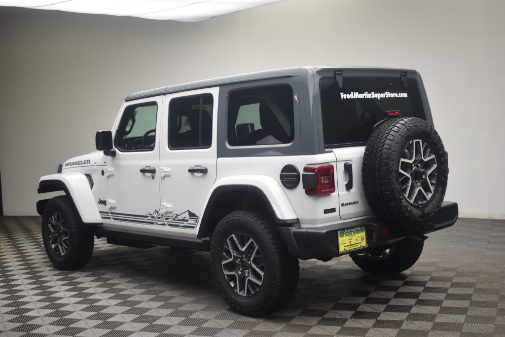 New 2026 Jeep Wrangler Unlimited Sahara w/ Rockslide Package AWD/4WD image 12