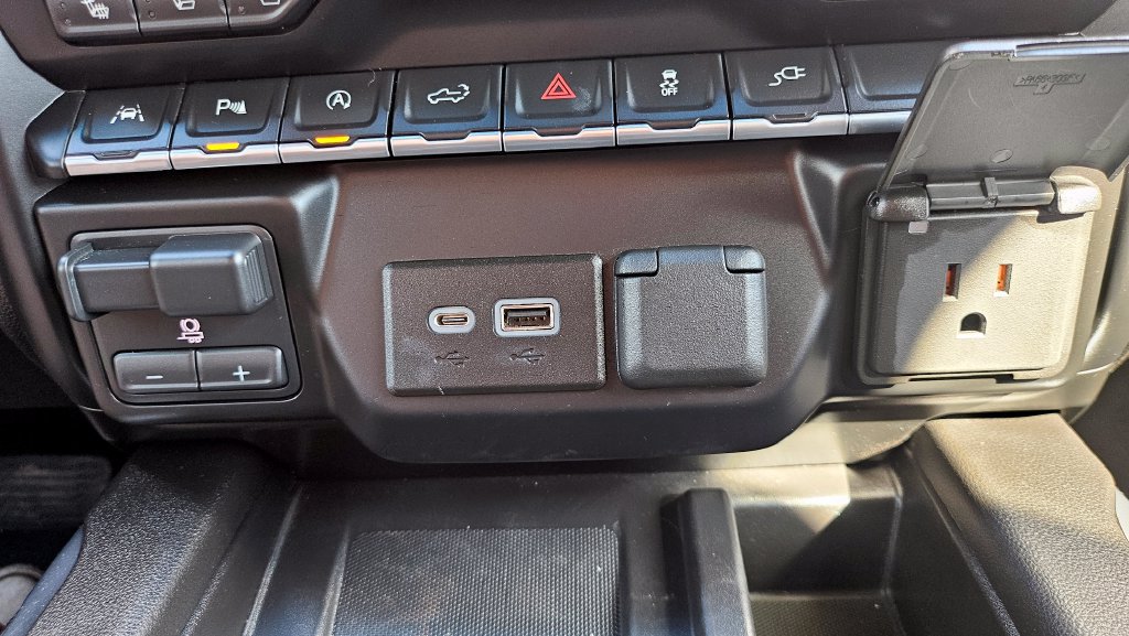 Used 2021 GMC Sierra 1500 AT4 w/ AT4 Premium Package AWD/4WD image 38