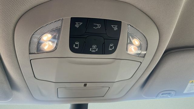 Used 2024 Chrysler Pacifica Touring-L FWD image 18
