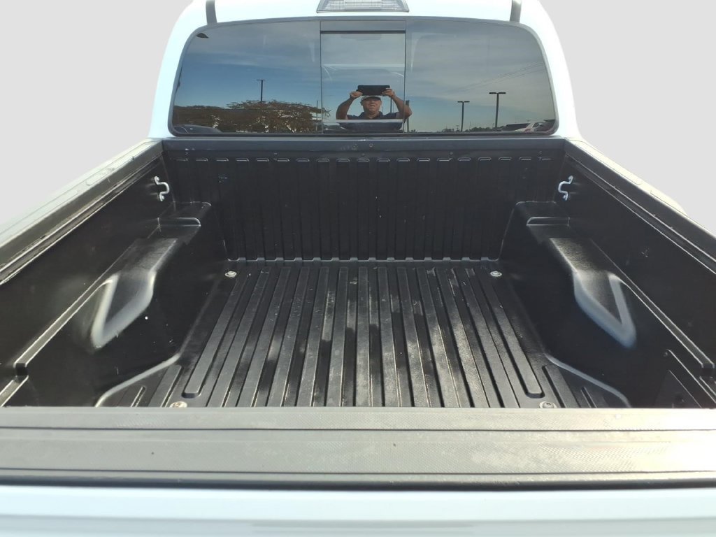 Used 2023 Toyota Tacoma SR5 AWD/4WD image 10