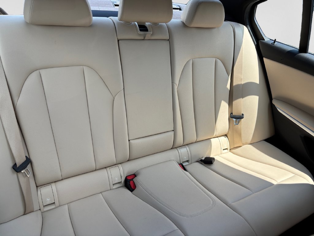 Used 2019 BMW 330i xDrive Sedan w/ Premium Package AWD/4WD image 18