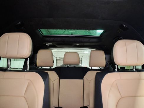Used 2025 Land Rover Defender 130 V8 AWD/4WD image 41
