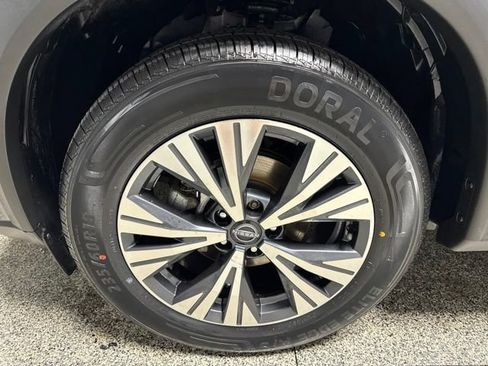Used 2023 Nissan Rogue SV AWD/4WD image 4