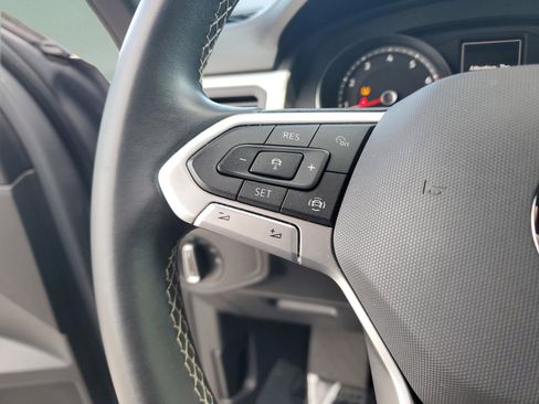 Used 2021 Volkswagen Atlas Cross Sport SE w/ Panoramic Sunroof Package image 31