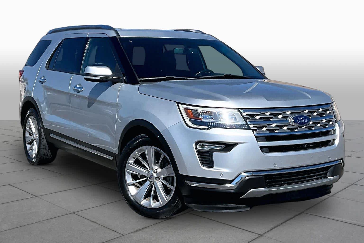 Used 2019 Ford Explorer Limited w/ Class III Trailer Tow Package FWD image 3