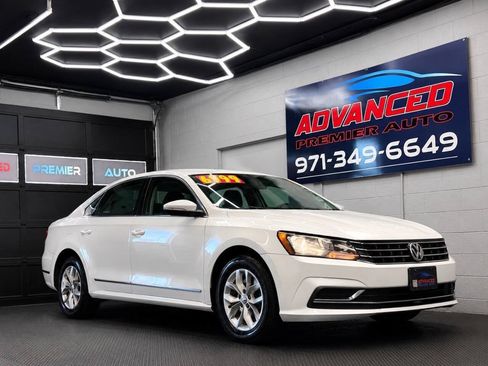 Used 2016 Volkswagen Passat 1.8T S FWD image 1